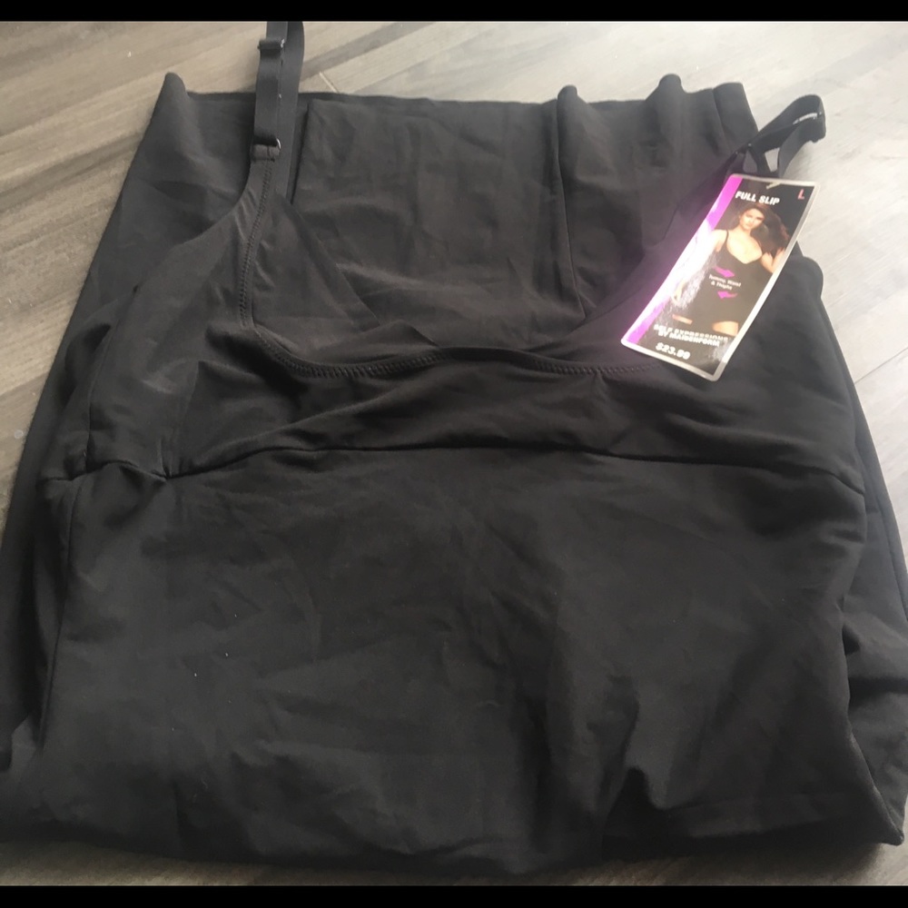 NWT Maidenform full slip shapewear